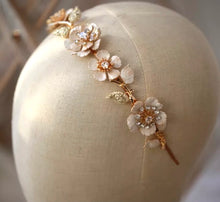 Load image into Gallery viewer, Hera in vintage white

