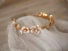 Load image into Gallery viewer, Hera in vintage white

